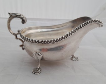 Vintage Silver plated gravy boat with feathered edge, EPNS