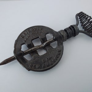 Antique 3&quot; Steel Reversible Spindle - Griswold, Erie, USA