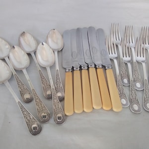 Vintage decorative Venetian pattern 18 piece Silver Plated dessert cutlery set - EPNS