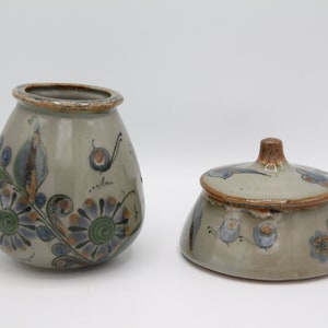 A desk / dressing table set of Vintage Tonala Hand Painted Vase/Pencil Holder and Trinket box with Birds - Ken Edwards - El Palomar  Mexican