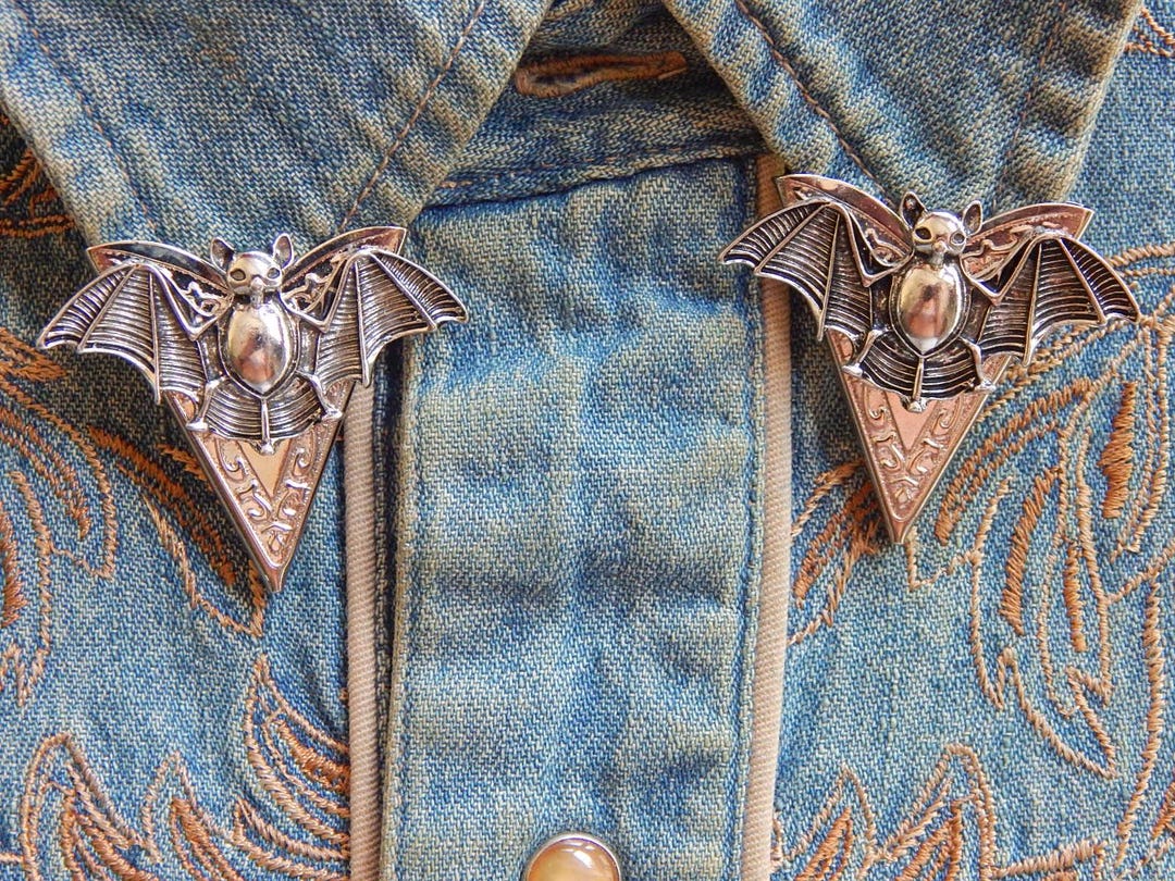New Vampire Bat Pair of Collar Tips Silver Coloured Metal Goth Western ...