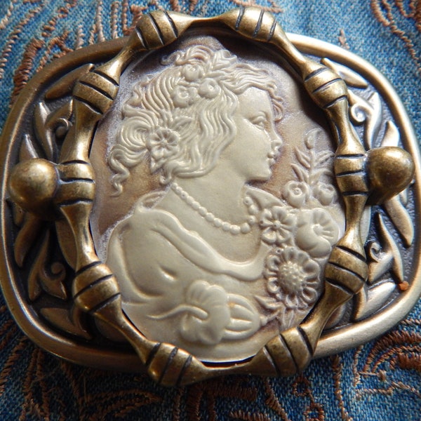 New Smaller Antique Gold Coloured Metal Belt Buckle Victorian Lady Cameo Style Men Ladies Boho Wedding