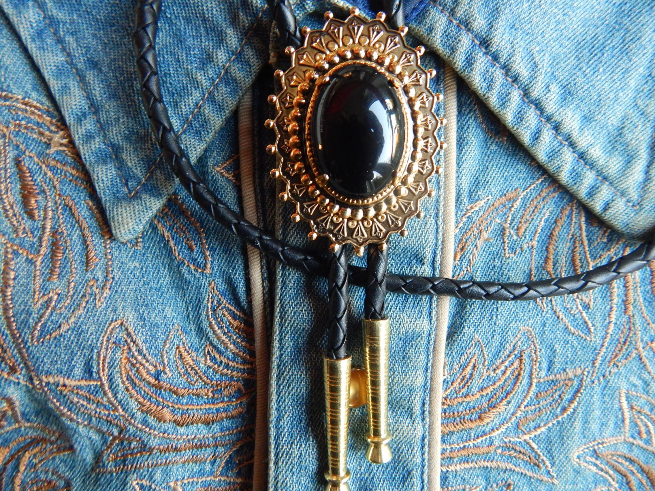 NEW BLUE ABALONE BOLO BOOTLACE TIE LEATHER CORD GOLD METAL WESTERN,GOTH COWBOY NEW BLUE ABALONE BOLO BOOTLACE TIE LEATHER CORD GOLD METAL WESTERN,GOTH COWBOY