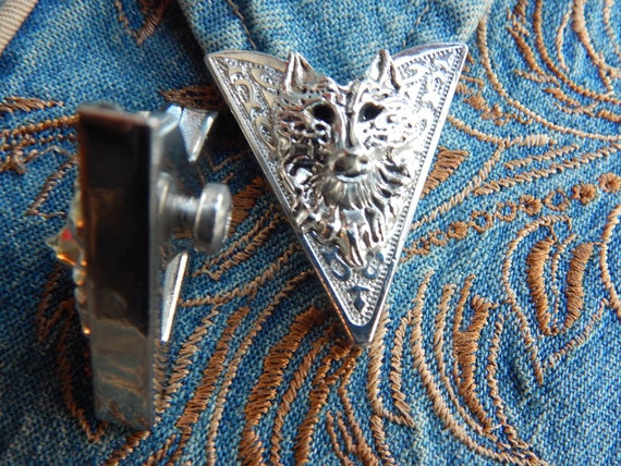 NEW LARGE RED INDIAN CHIEF HEAD BOLO BOOTLACE TIE SILVER METAL PEWTER WESTERN