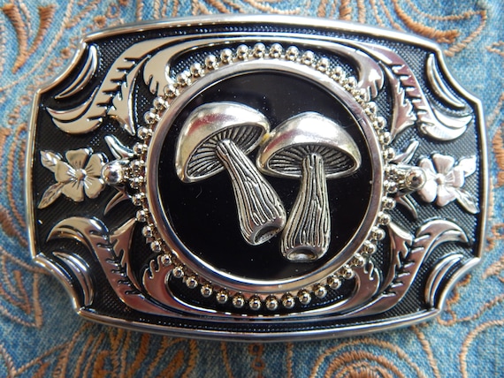 Independent 2024 belt buckle