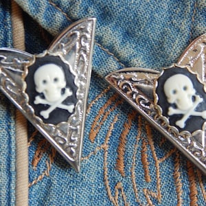 Neue Exclusive Kragenspitzen Totenkopf Silberfarben Metal Goth Damen Herren