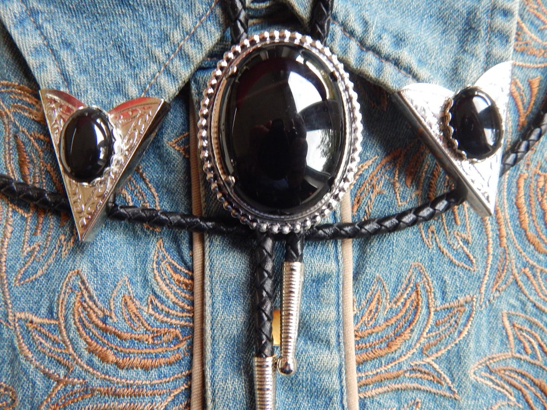 BLACK ONYX ORNATE BOLO TIE