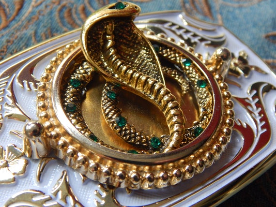 New Exclusive Cobra Snake Gold/white Coloured Metal Belt  display picture 1