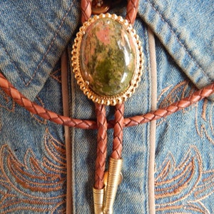 New Exclusive Unakite Stone Coral Sage Green Gold coloured Metal Bolo Bootlace Tie Tan/Brown Leather Cord Ladies Men Wedding Groom Western