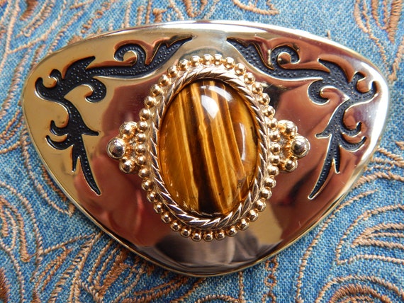 New outlet belt buckle