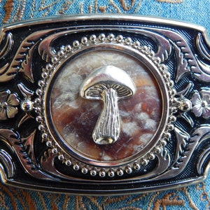 Mushroom Mother of Pearl Belt Buckle: Silver & Black Metal  display picture 2