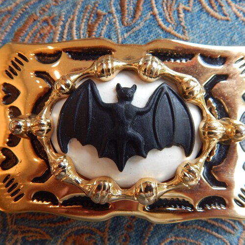 Batman Belt Buckle Bronze Halloween Costume Gift Action figure Men Women Gothic 
