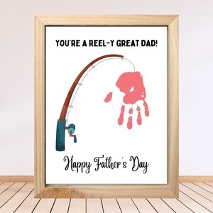 Modello artigianale di impronta di pesca stampabile per la festa del papà. Regalo per la festa del papà. Attività di stampa di mani fai-da-te per bambini