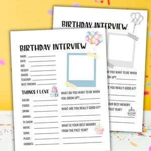 Könnte beinhalten: Zwei druckbare Geburtstag-Interviewbögen mit hellblauem Fotorahmen, bunten Luftballons und einer Cupcake-Illustration. Die Bögen enthalten Aufforderungen für Name, Alter, Lieblingsdinge und Erinnerungen.