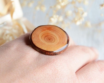 Statement wooden ring wood grain, Sterling silver adjustable size ring, Gift made of wood for her by MyPieceOfWood, Ring in gift box