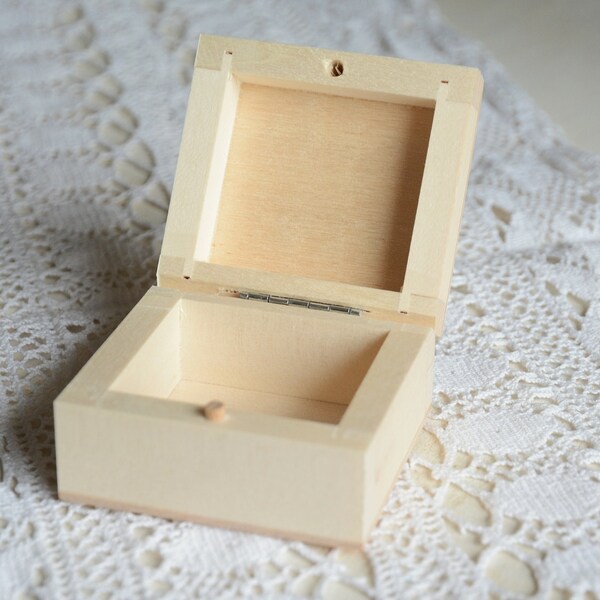 Small wooden box, natural unfinished wood box, plain hinged wooden box, small jewelry box, DIY blank wooden box, little wood box