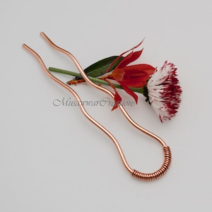 ハンドシェイプの銅製ヘアフォーク：頑丈なバンズホルダー