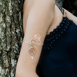 Silver Armcuff,upper arm cuff , spiral desgn Arm Cuff, Open end cuff faceted quartz -upper arm cuff,