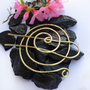 Brass spiral bun cage ,Hammered Hair Bun holder, brass hair bun holder,10 guage wire hair bun holder ,hair bun slide, hair bun holder,