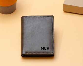 Cartera personalizada para hombre con grabado (formato retrato). Monedero monogramado para hombres.Monedero para hombres.Monedero grabado