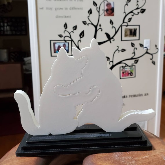 Hugging Cats Silhouette Statue