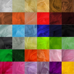 Può includere: Una collezione di 36 tessuti trasparenti di diversi colori, ognuno mostrato in un quadrato. I tessuti sono disposti in una griglia, con ogni colore che appare in un quadrato separato. I colori includono bianco, beige, marrone, arancione, rosso, rosa, blu, verde, giallo, viola e nero.