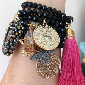 Pile de bracelets religieux, Bracelet religieux, Bracelet pour femme, Bijoux religieux, Pile de bracelets