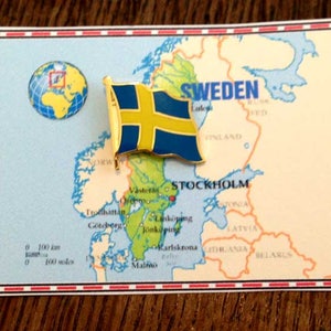 Sweden Flag Pin / Tie Tack / Lapel Pin / Country Flag Pin