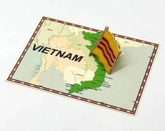 Old Vietnam Flag Pin / South Vietnam Flag Pin