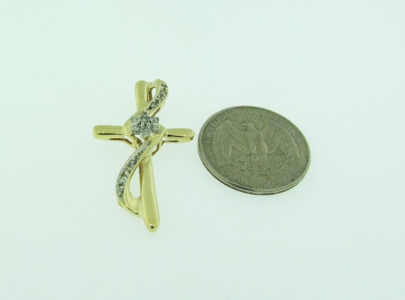 Vintage 10 K gold diamond cross pendant - image 4