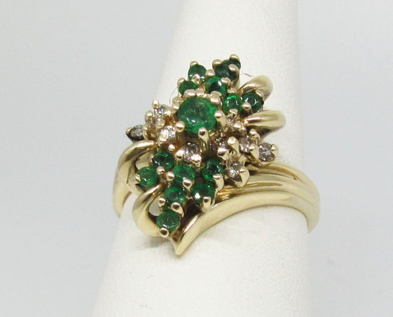 Vintage yellow gold, Emerald and diamond ring. - image 3