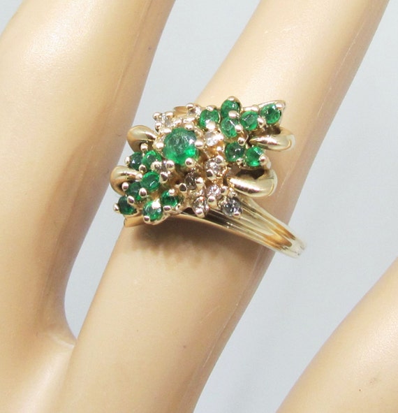 Vintage yellow gold, Emerald and diamond ring. - image 2