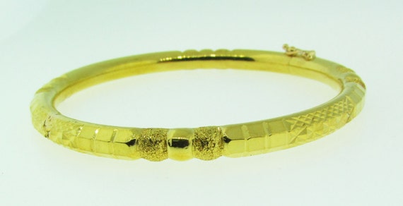 Vintage 22 K solid gold bangle bracelet - image 4