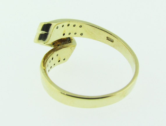 Vintage yellow gold and diamond ring. - image 2
