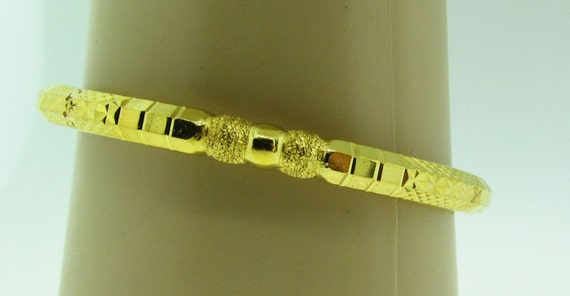 Vintage 22 K solid gold bangle bracelet - image 3