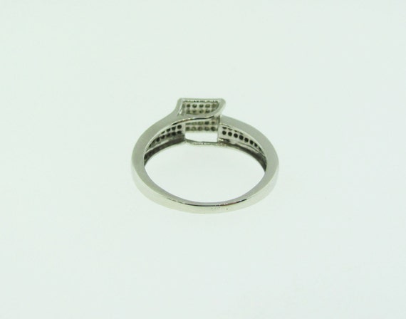 Vintage 10 K white gold diamond square top ring - image 3