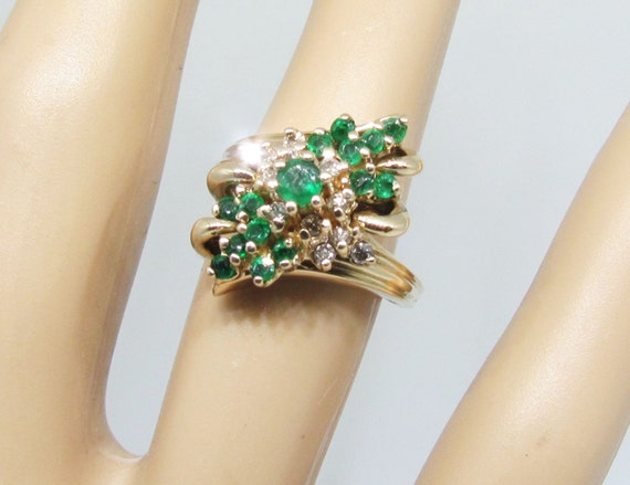Vintage yellow gold, Emerald and diamond ring. - image 5