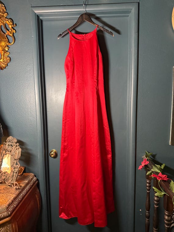 black off shoulder long dress Elegant Formal Gown, Black Satin Prom Pa Elegant woman in black MAIZE Color:Light Green Roses