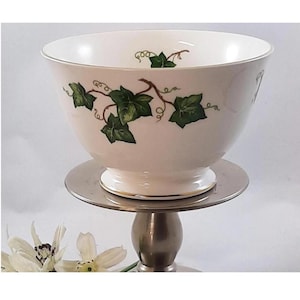 Vintage Colclough Open Sugar Bowl Ivy Leaf Footed Bone China England C57 Gold Trim