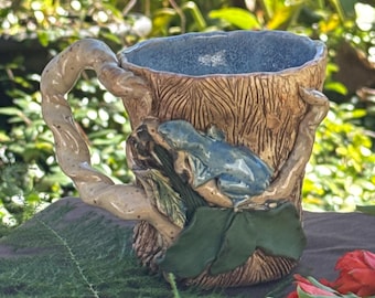 Hand-sculpted Anole Lizard Ceramic Mug with Wood Texture Handle – One of a Kind Pottery Vessel