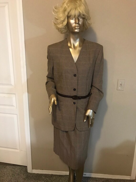 Vintage 1990's Brown Tweed Suit . Size 12 . Long J