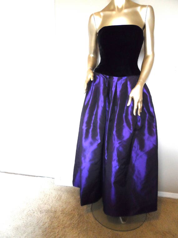Vintage 1970's Strapless Evening Gown* Size 4 Bla… - image 1