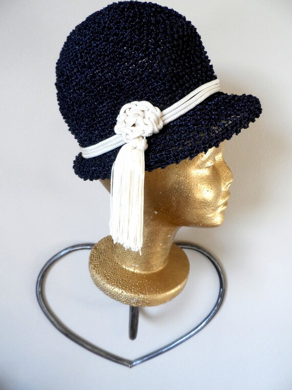 Vintage 1940's - 1950's Cloche Hat * Dark Navy Blu