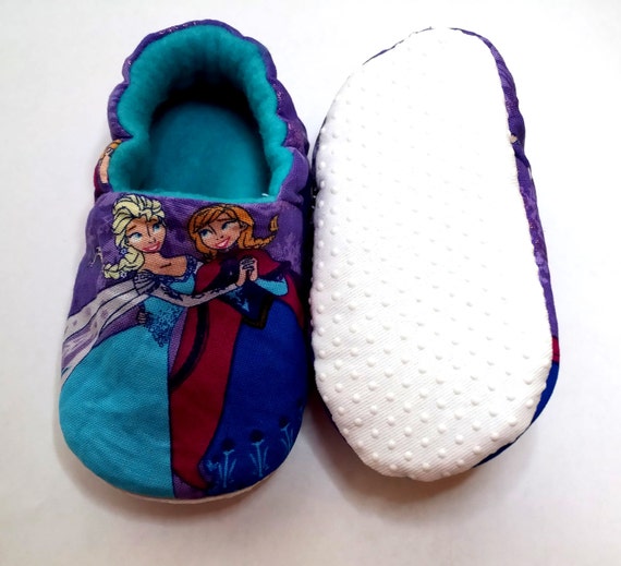 Disney Frozen Hausschuhe, Anna und Elsa Baby Schuhe, lila Disney Baby Booties, Kleinkind Hausschuhe, inspiriert Disney Charakter, Disney Frozen Hausschuhe, Anna und Elsa Baby Schuhe, lila Disney Baby Booties, Kleinkind Hausschuhe, inspiriert Disney Charakter,