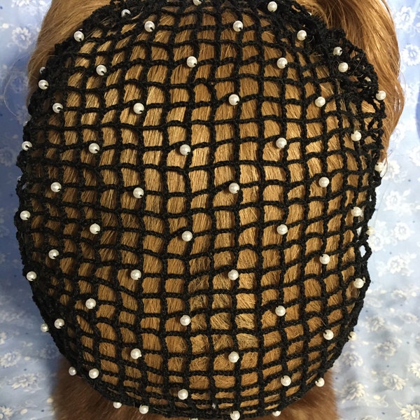 Beaded thinner handmade crochet snood/hairnet /filet à cheveux in black.