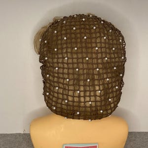 NEW !!  Thinner handmade crochet beaded snood/hairnet /filet à cheveux in light brown with white beads.