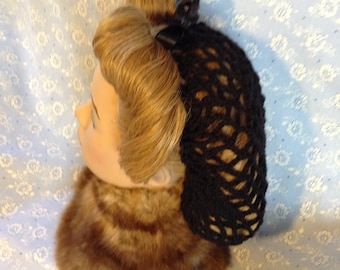 Thicker handmade crochet snood/hairnet/filet à cheveux with ribbon in Black.