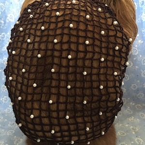 Beaded thinner handmade crochet snood/hairnet/filet à cheveux in brown.