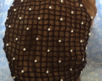 Beaded thinner handmade crochet snood/hairnet/filet à cheveux in brown.