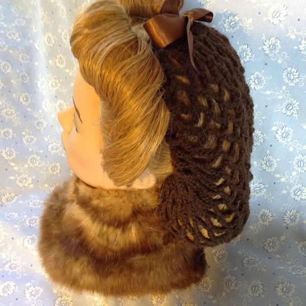 Tour de cou/filet à cheveux au crochet fait main plus épais avec ruban marron.